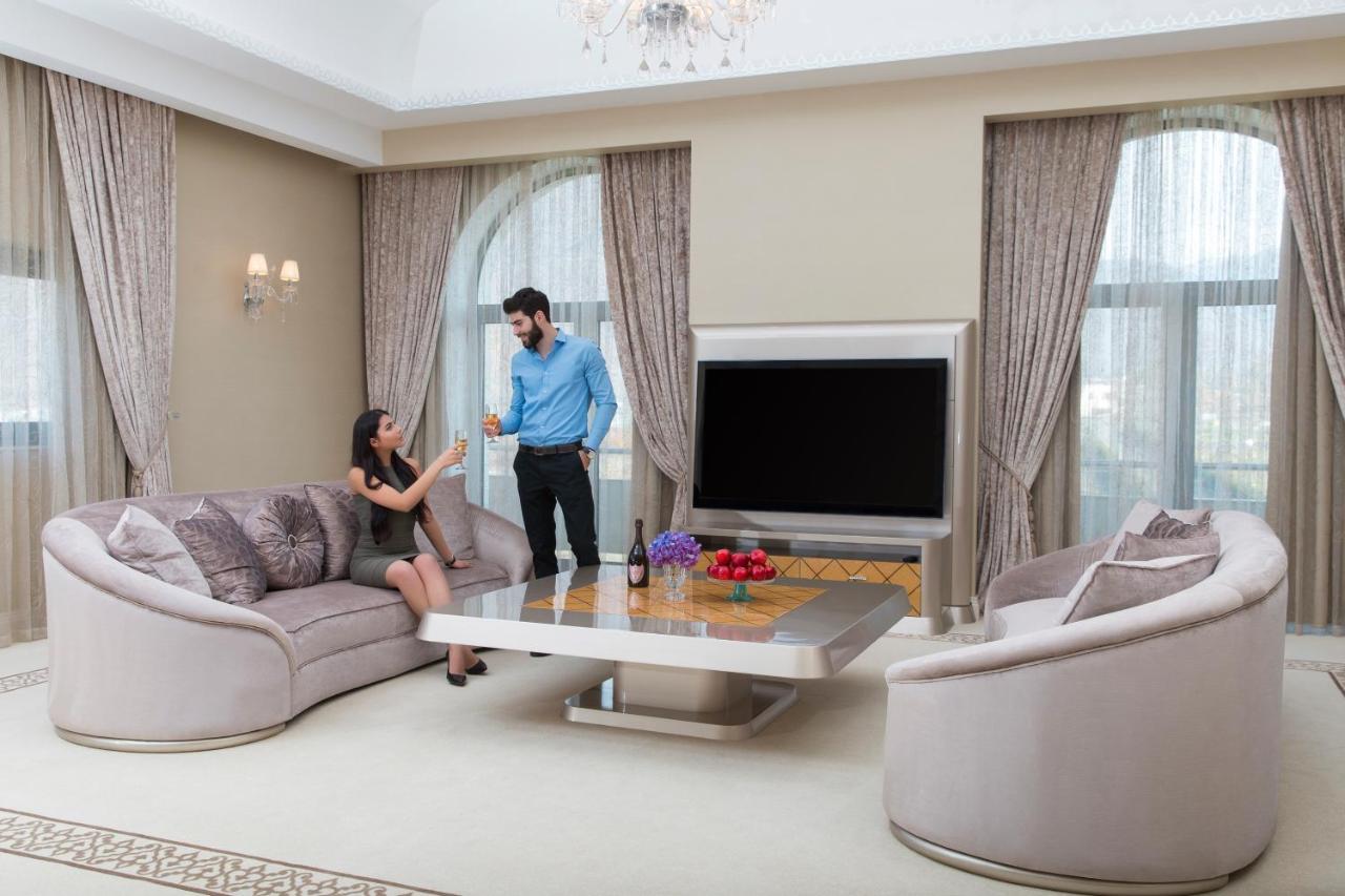 Gabala Garden Hotel Exterior foto A living room in a hotel